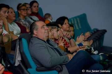 Presentación con éxito de la murga teldense Las Golisnionas (Foto Francisco Javier Santana)
